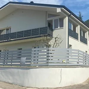 Garda 33 Apartment